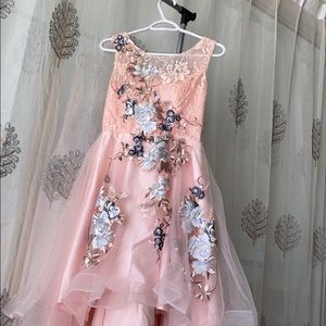 Adjustable size dress